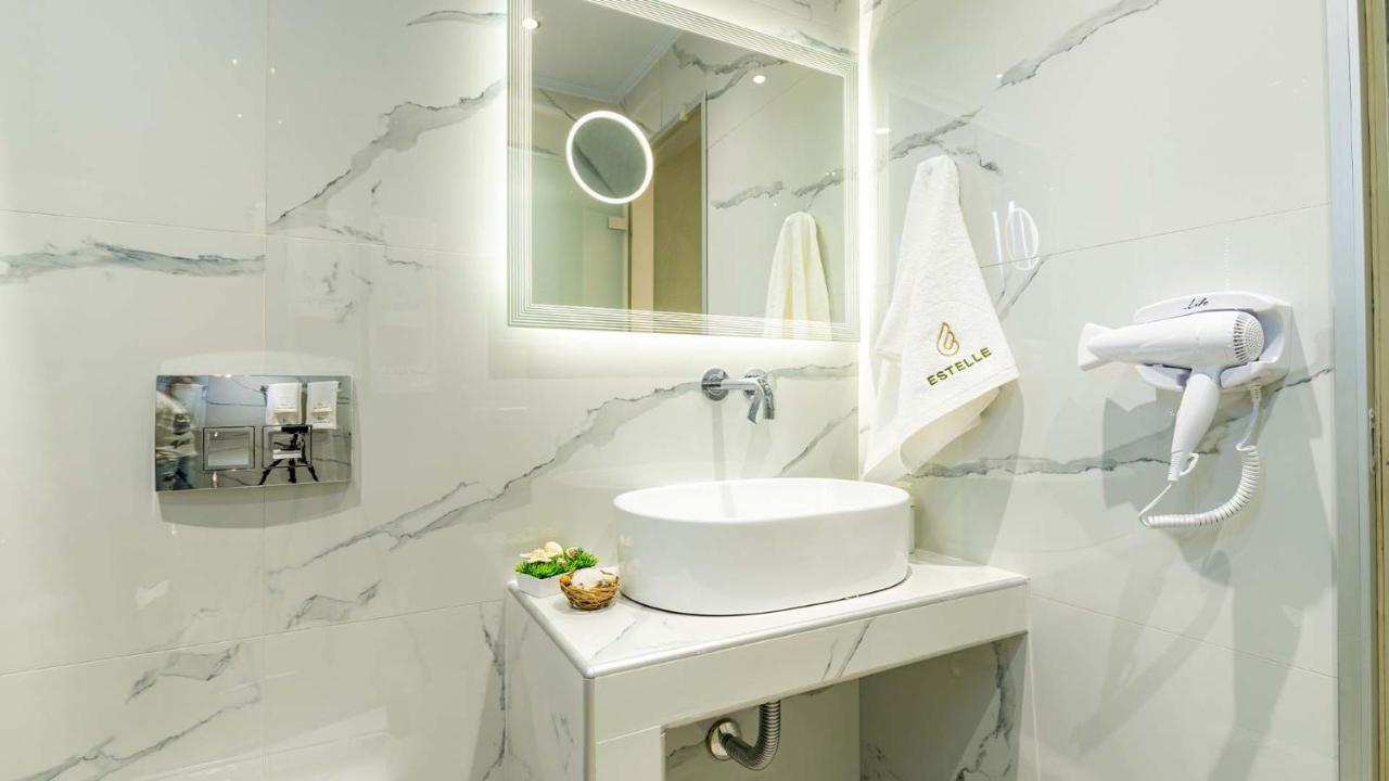Estelle Family Luxury Apartments & Suites Jerakini Eksteriør bilde