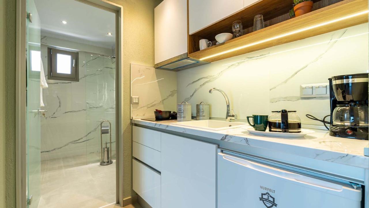 Estelle Family Luxury Apartments & Suites Jerakini Eksteriør bilde