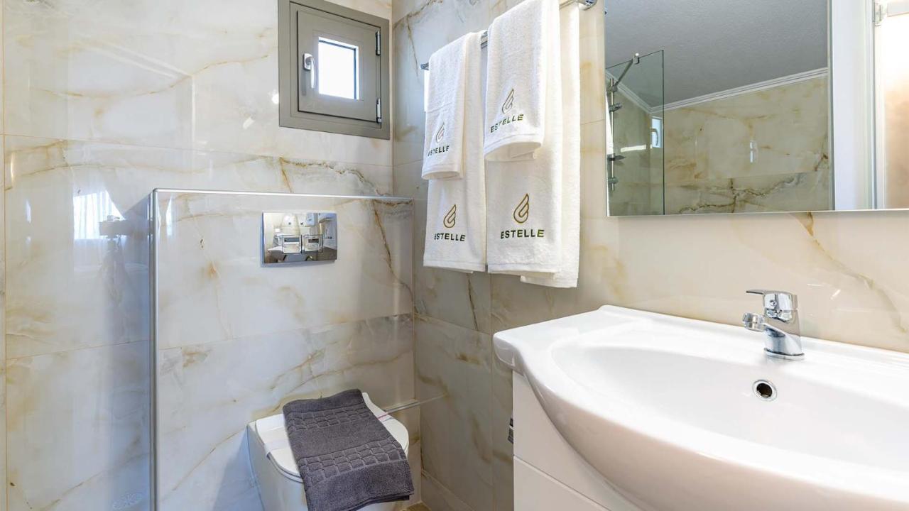 Estelle Family Luxury Apartments & Suites Jerakini Eksteriør bilde
